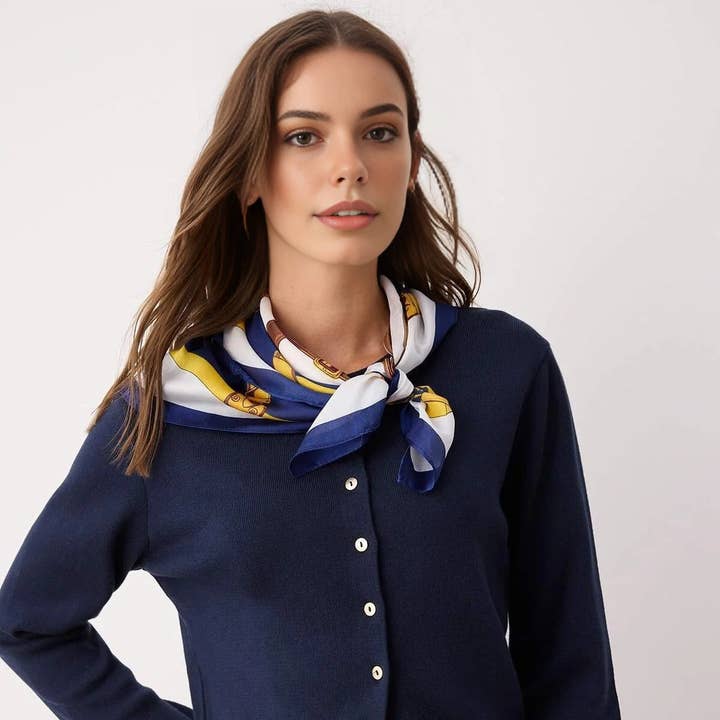 Grundläggande stickad kofta med knappdetaljer för wholesale av WOVCOR