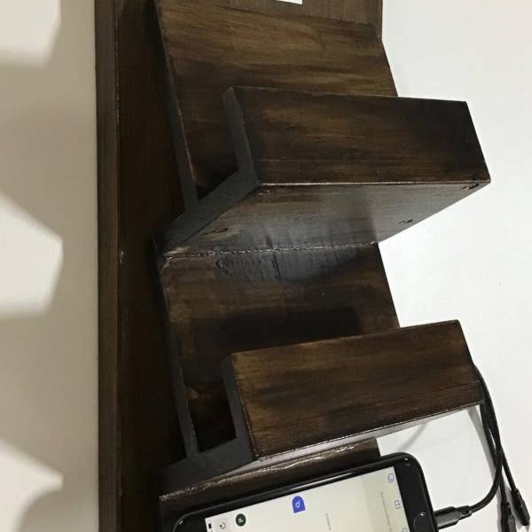 Soluciones De Espacio - Wholesale Charging Dock - Smartphone wooden charging station - Wall mounting or desk1