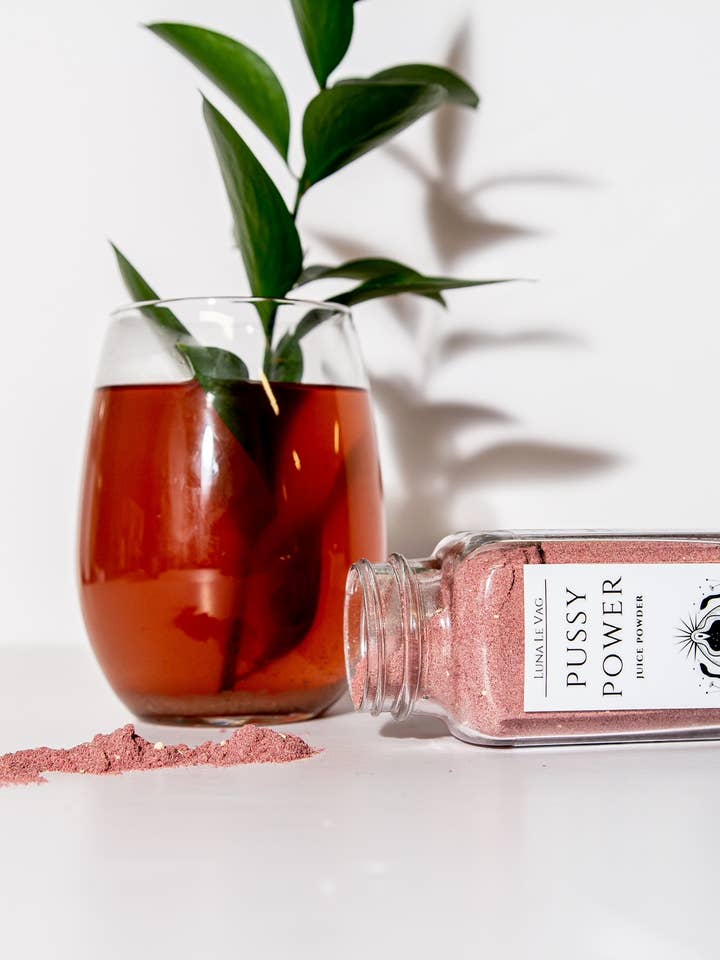 PUSSY POWER JUICE POWDER for wholesale by Luna Le Vag
