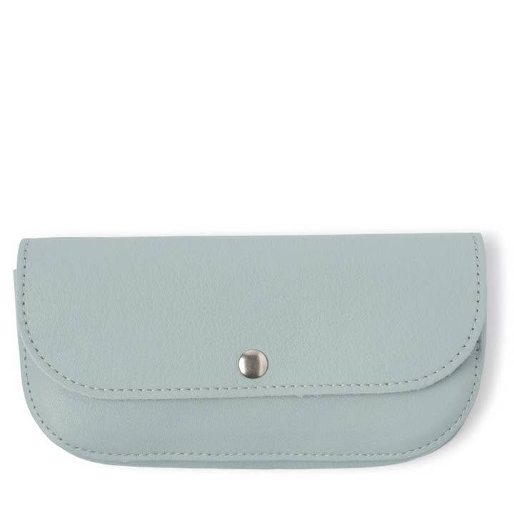 Brillenetui Sunny Greetings in staubigem Grün aus Leder für den Großhandel von Keecie