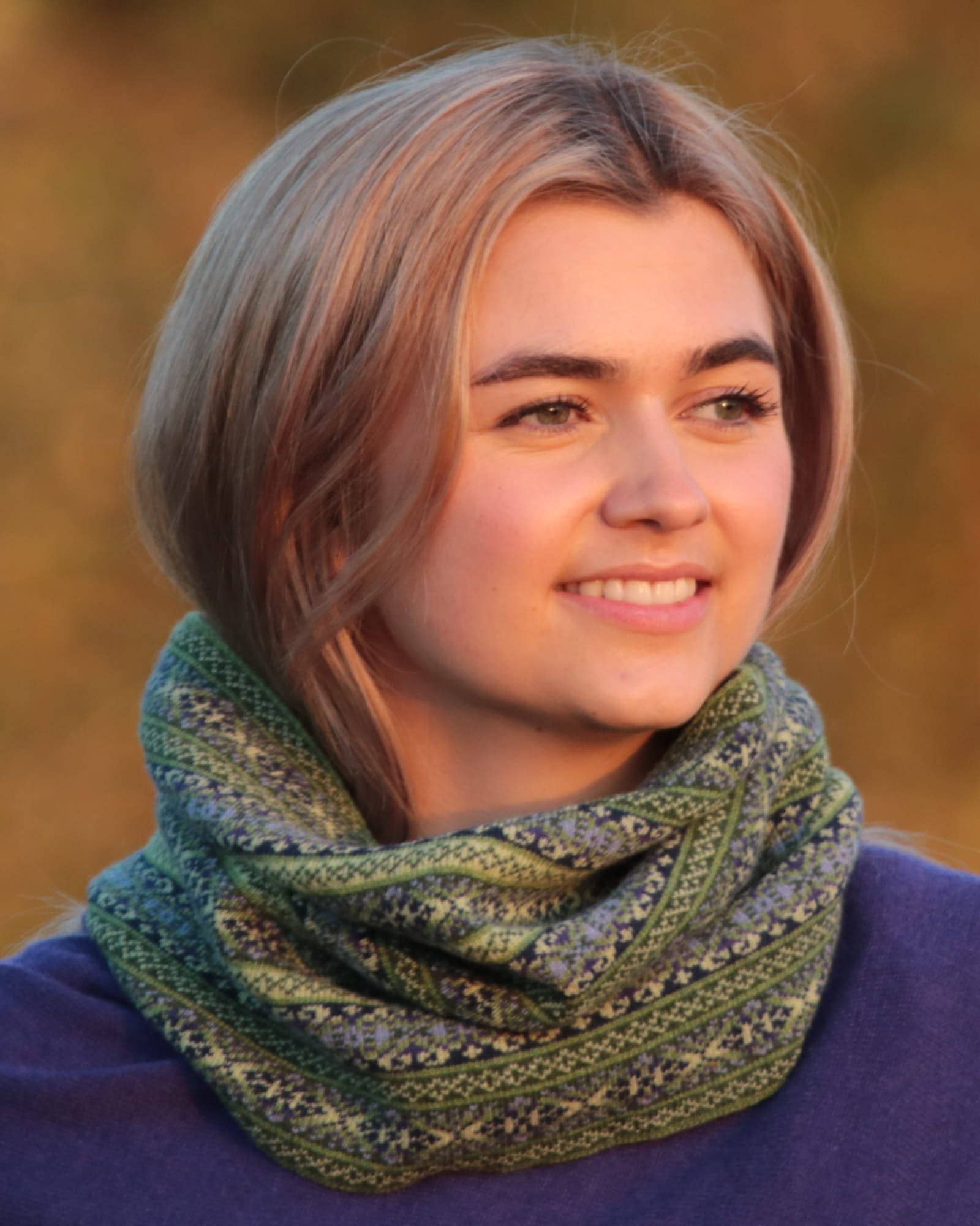 Cadenza Italy Ltd – wholesale Halsduk - Dam – Cashmereblandad snood med Fairisle-mönster7