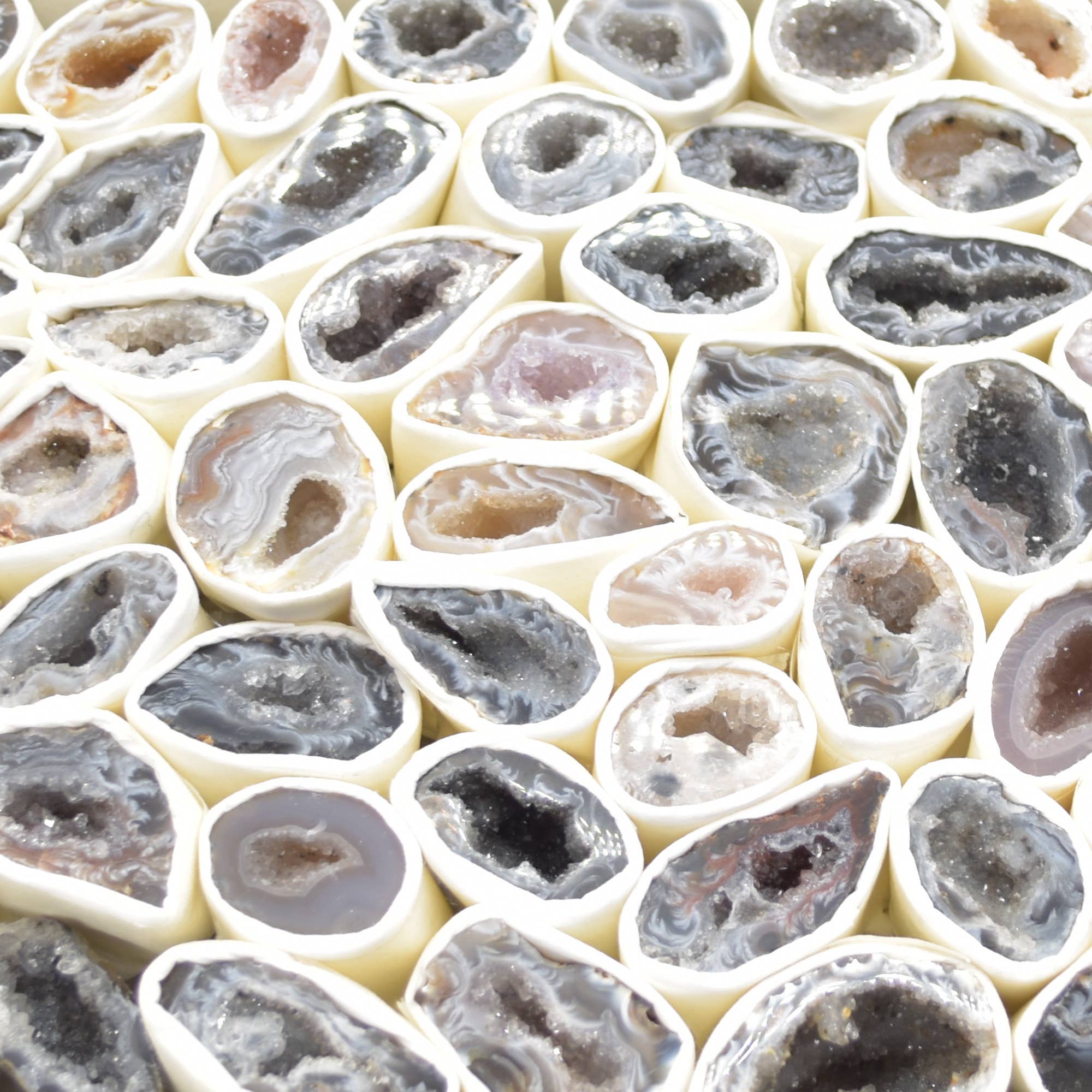 Calder Crystals - Wholesale Spiritual Stone/Crystal - Mini Druzy Agate Geode Crystal Geodes - 5 Count1