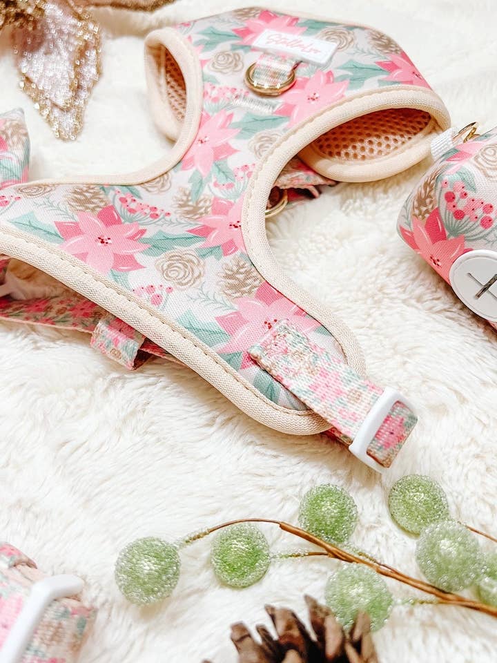 Harnais en forme de pommes de pin et de fleurs pour la vente par StellaLoo