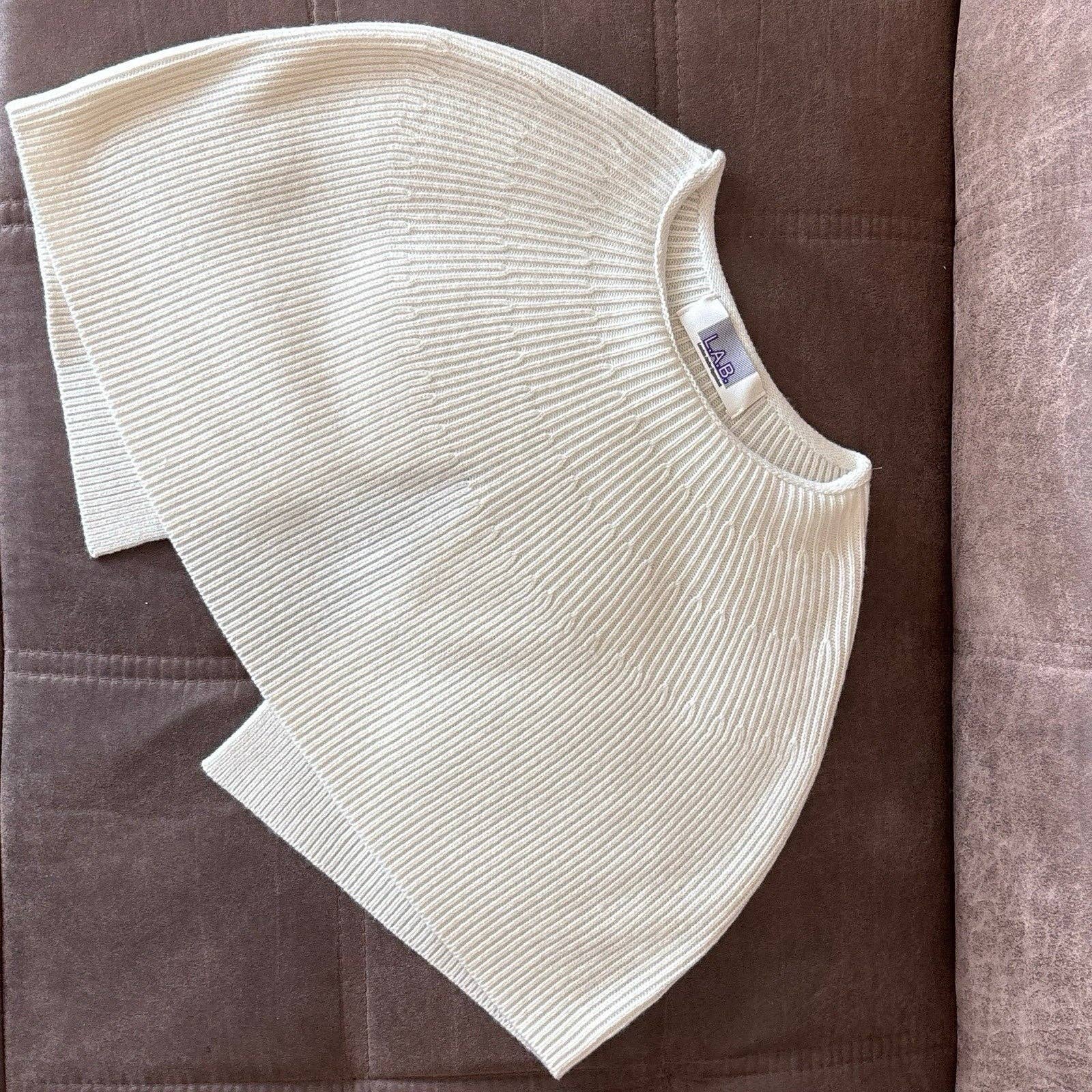 London Atelier Byproduct – wholesale Cape – Women's – Cream Mohair Wool Knitted Cape7