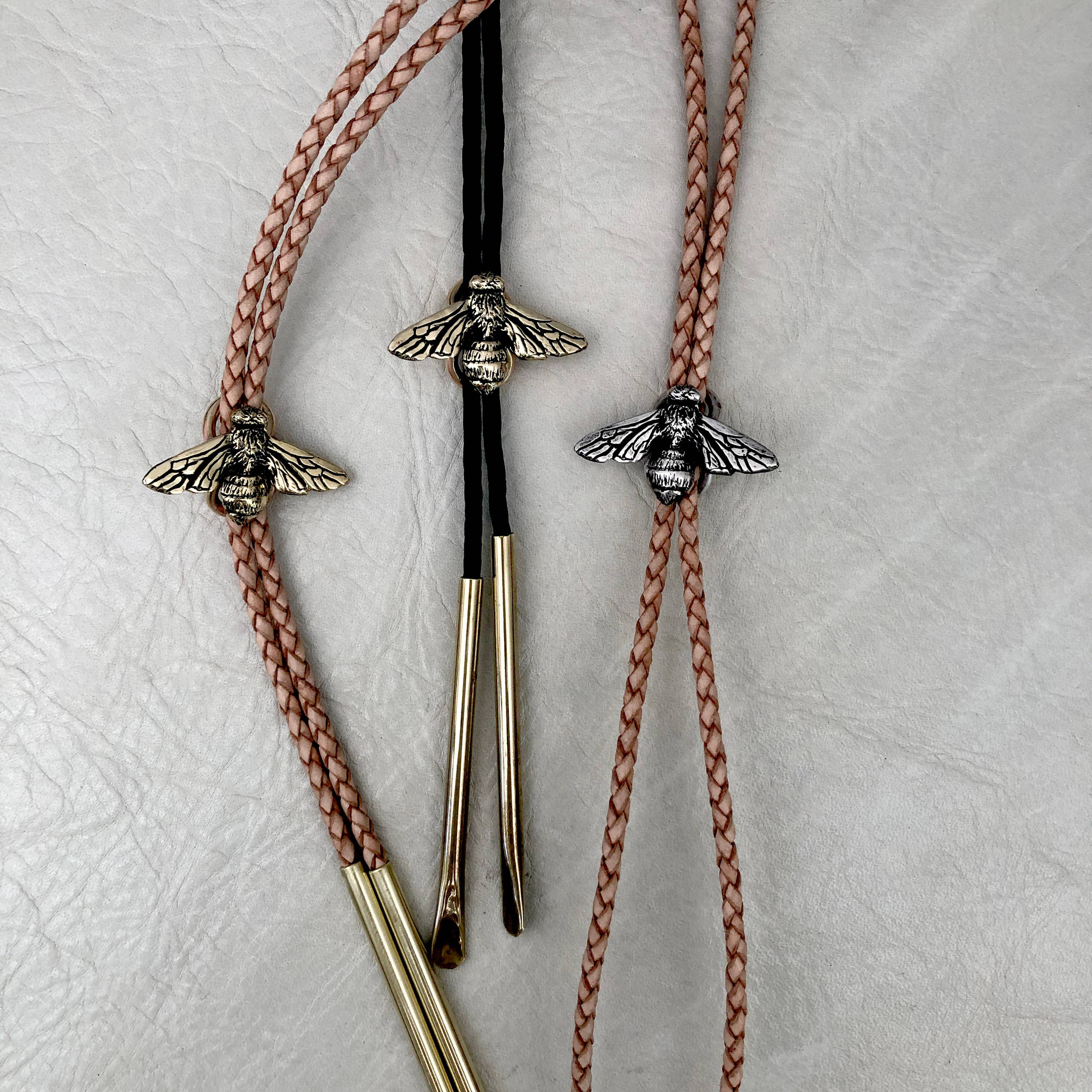 HELIOTROPE – Colar de tecido por atacado – Gravata Bolo Abelha3