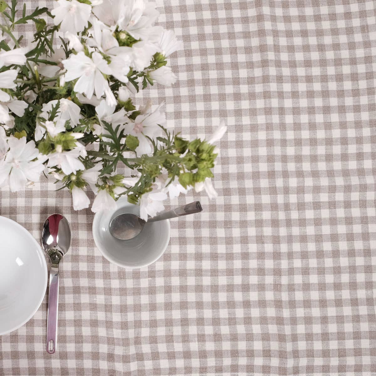 NorraVilla - Wholesale Tablecloth - Linen Tablecloth Classic Check Natur - Washed0