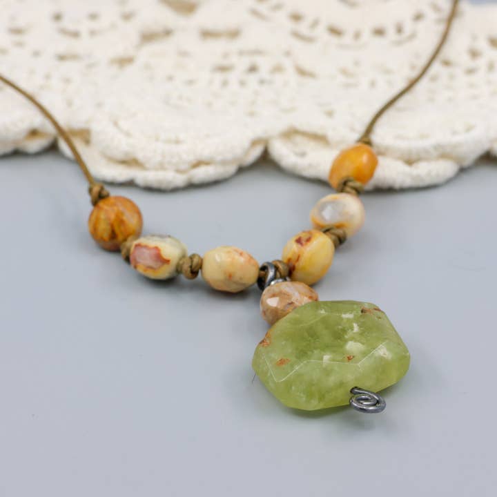 Collana in Pelle con Perline | Granato, Agata, Argento Sterling | Fatto a Mano per la vendita all'ingrosso da parte di The Stitch Alliance