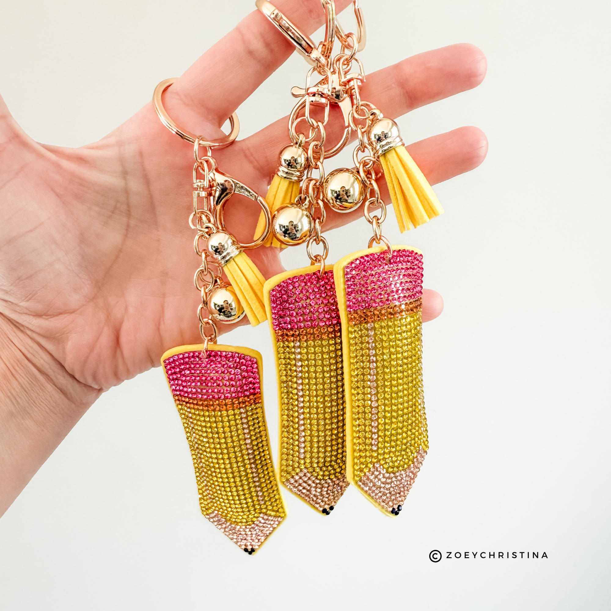 Zoey Christina – Großhandel Schlüsselanhänger – Damen – Rhinestone-Bleistift-Schlüsselanhänger – Lehrer, Schulanfang10