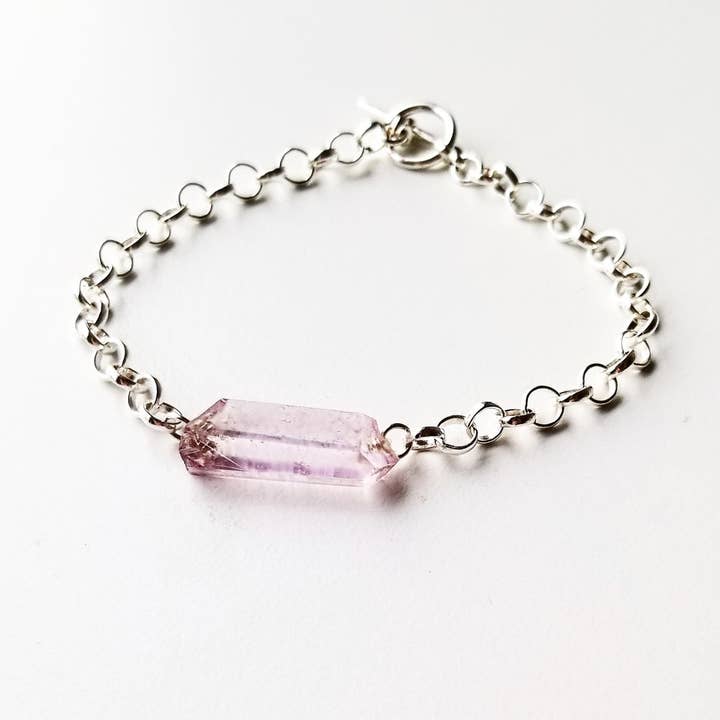 Bracciale Aura lilla per la vendita all'ingrosso da parte di Blue Trimble Designs