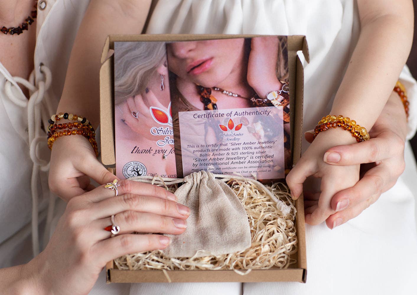 SilverAmber Jewellery - Vendita all'ingrosso Collane di perline/perle - Perline rotonde in vera ambra baltica da uomo/collana con perline unisex. MB025N9