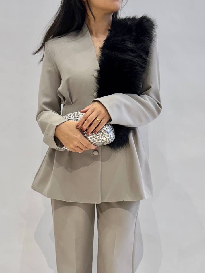 COLLO DI PELLICCIA 0103 per la vendita all'ingrosso da parte di Invitadissimas