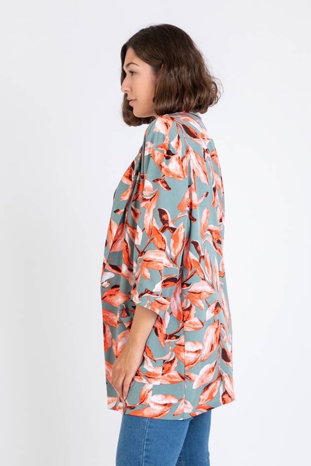 Pomme Rouge Paris - Wholesale Blazer - Dames - Grote maat vloeiende groene bedrukte blazer (C6522)