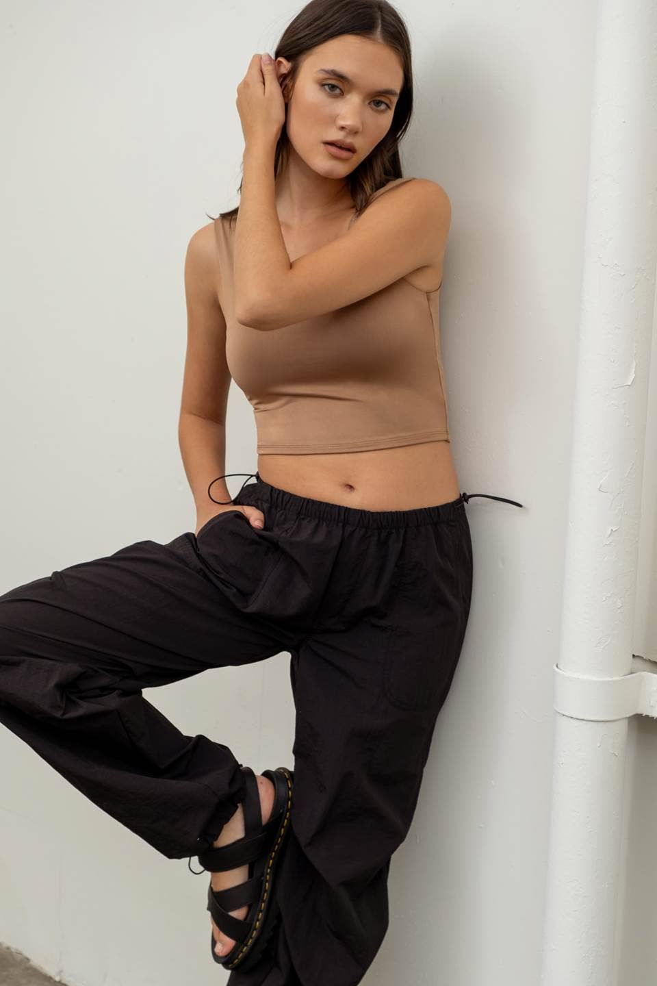 The Workshop Studio - Wholesale Pants - Women's - DRAWSTRING PARACHUTE PANTS3