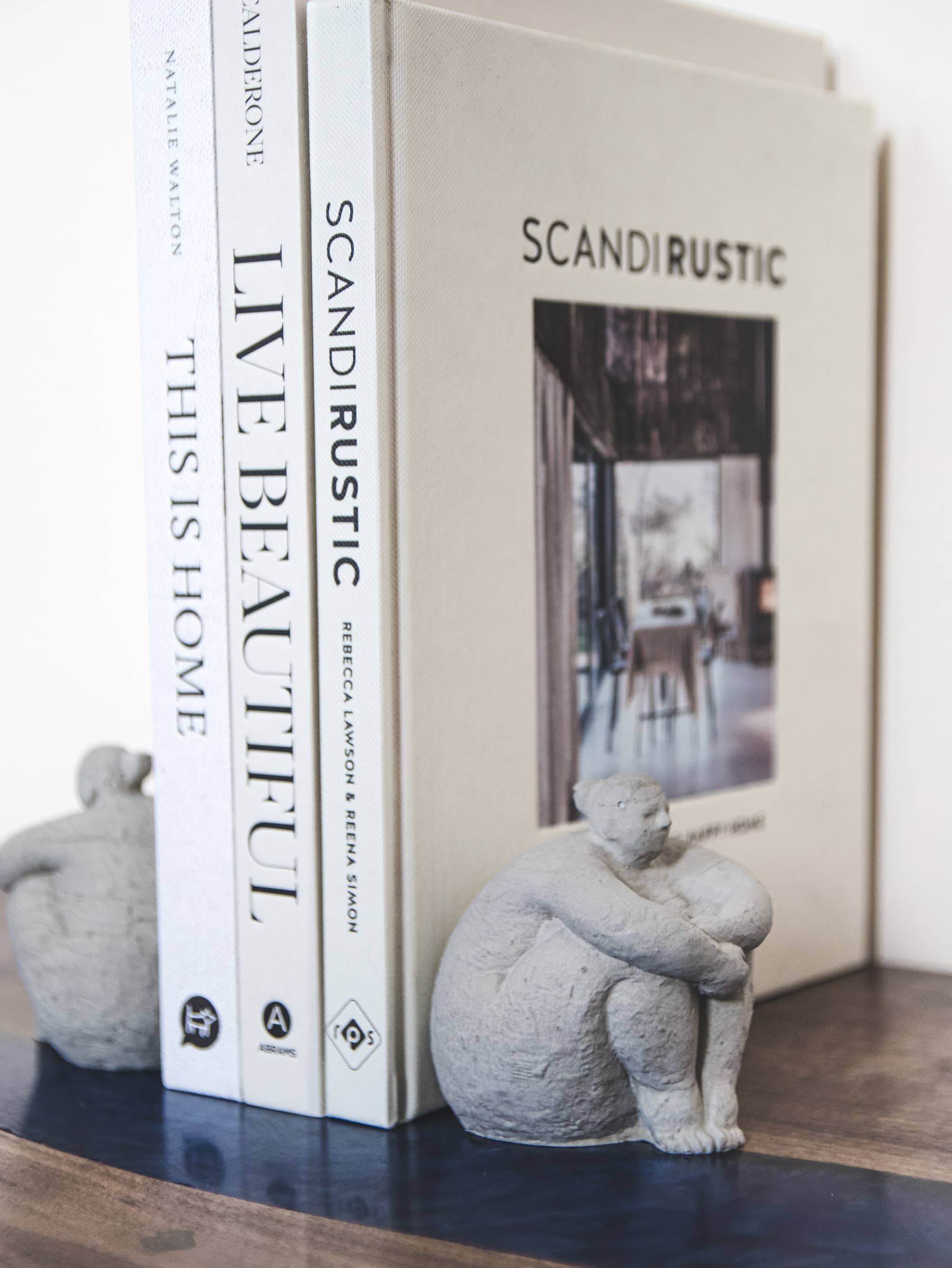 Meraki Boutique Home - Wholesale Sculpture - Nordic Curvy Lady Concrete Sculpture | Body Positive2