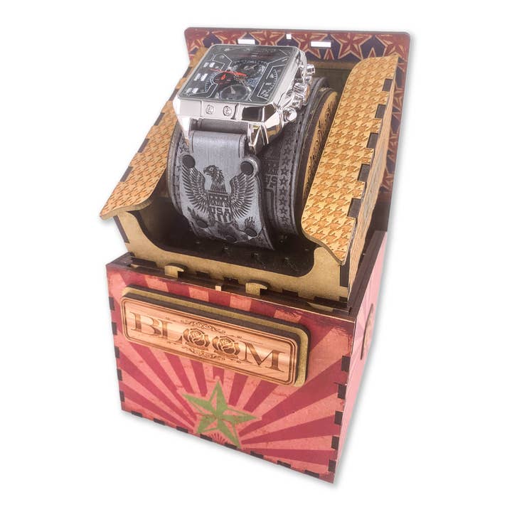 MONTRE EN CUIR PLEINE FLEUR FABRIQUÉE À LA MAIN AMERICAN MADE X POUR HOMMES pour la vente par TODD BLOOM