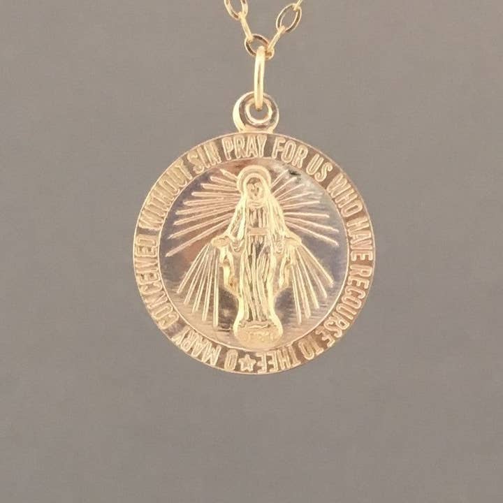 Colar Virgem Maria GRANDE disponível em Prata de 1ª Lei ou Prata de 1ª Lei por atacado de Jennifer Shon Jewelry