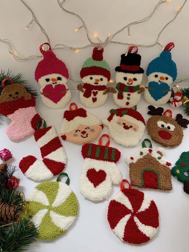 Naaldonderzetters met perforator en kerstversiering voor wholesale door MUUDLAND