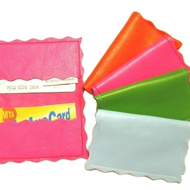 Bambina di Cioccolato - Wholesale Card Holder - Women's - Metro Scalloped Leather Business Card Holder | Slim Wallet