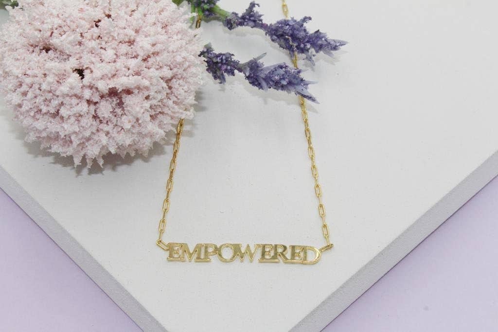 Cherie by Cherie – Großhandel Kette mit Anhänger/Charm – „Empowered“ Büroklammer-Ketten-Halskette0