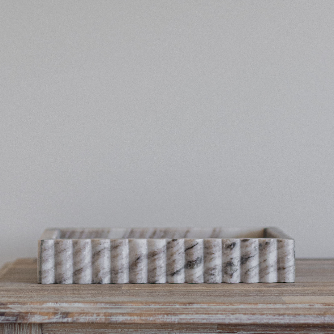 Luxe B Co – wholesale Decorative tray – Scalloped Marble Fluted Bridge Tray Beige Gray3