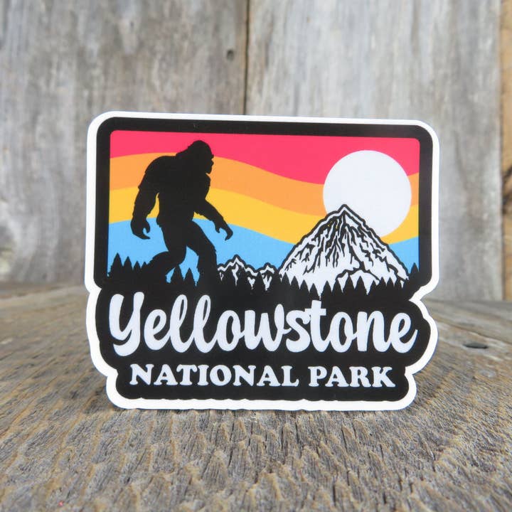 Yellowstone National Park Wyoming sticker Bigfoot Retro Sunset Mountain Souvenir Waterdicht voor wholesale door Kirk's Krafts