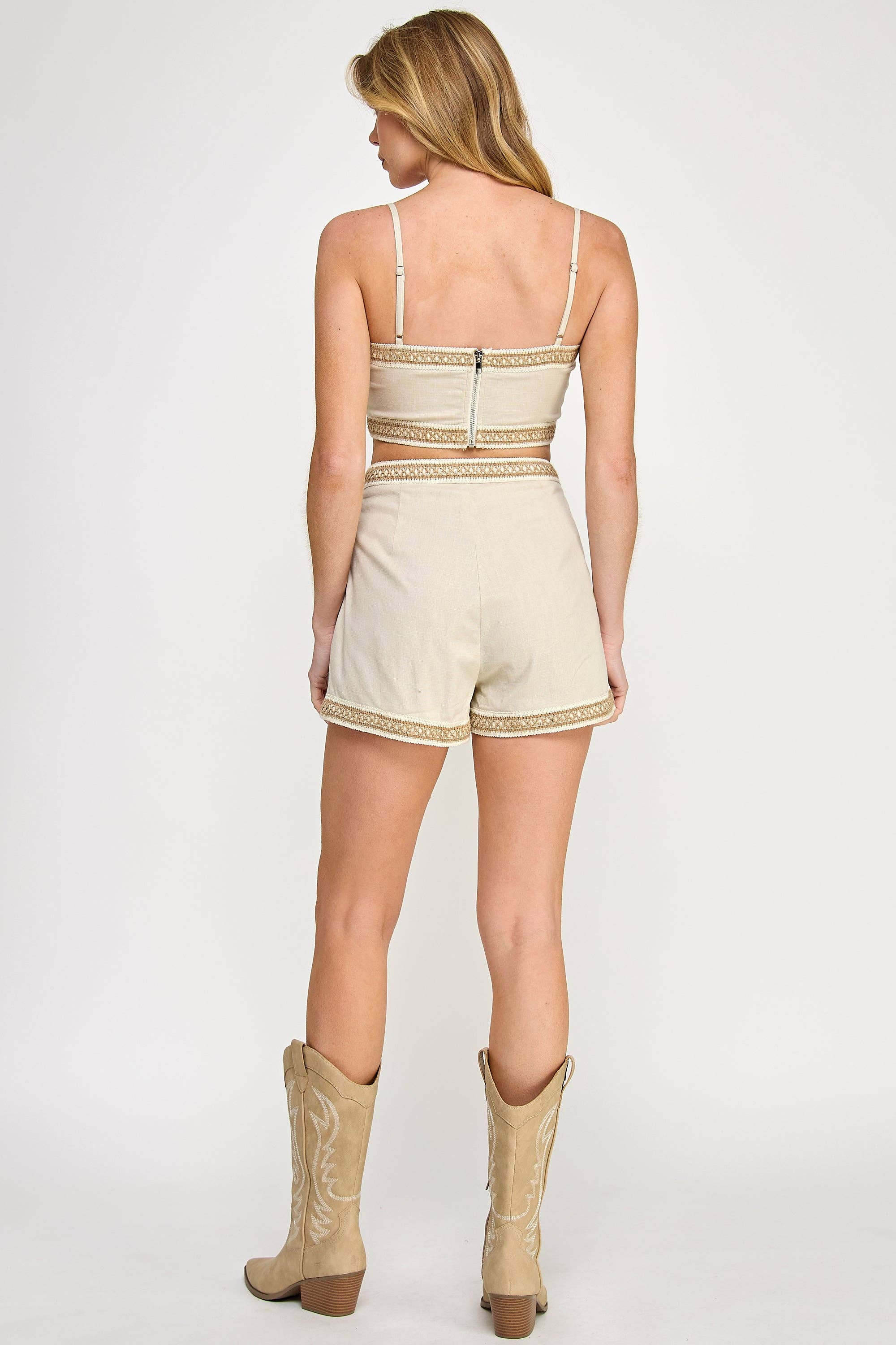 Vestis M – Engroshandel Loungesæt - Dame – Mesa Sæt - Stammeblonde Linned Top Lomme Shorts7