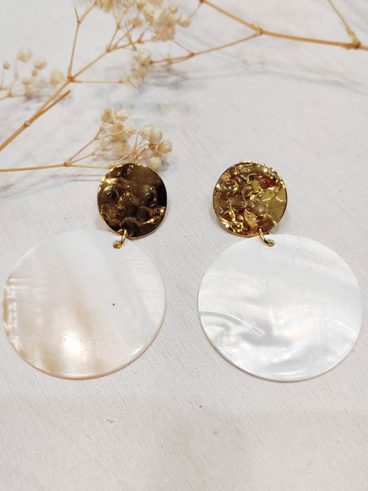 Astrid Pearl Earrings for wholesale by LOLO & YAYA