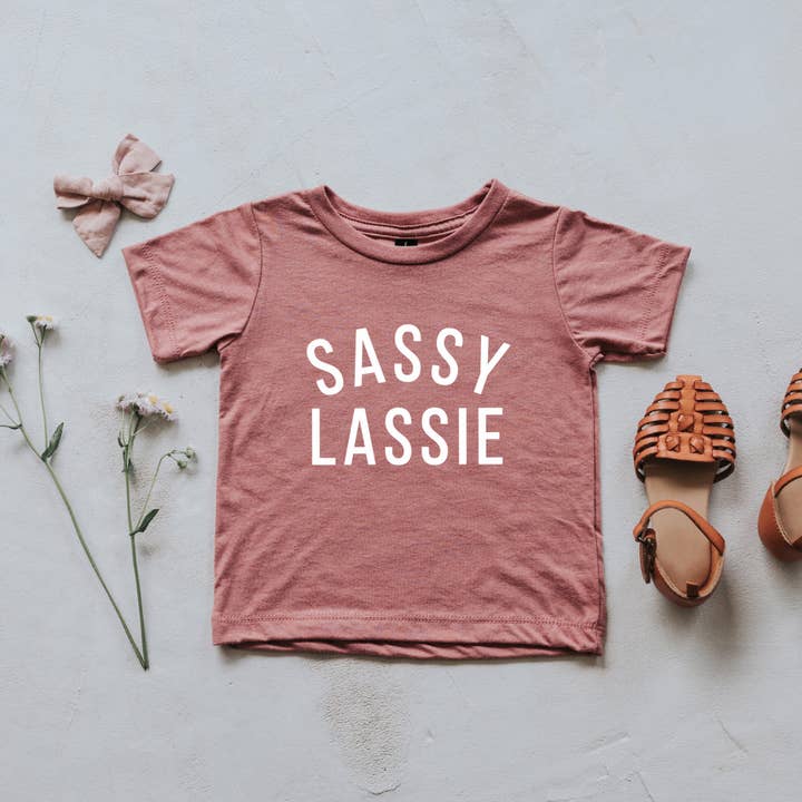 Mauve Sassy Lassie t-shirt voor kinderen voor wholesale door Gladfolk