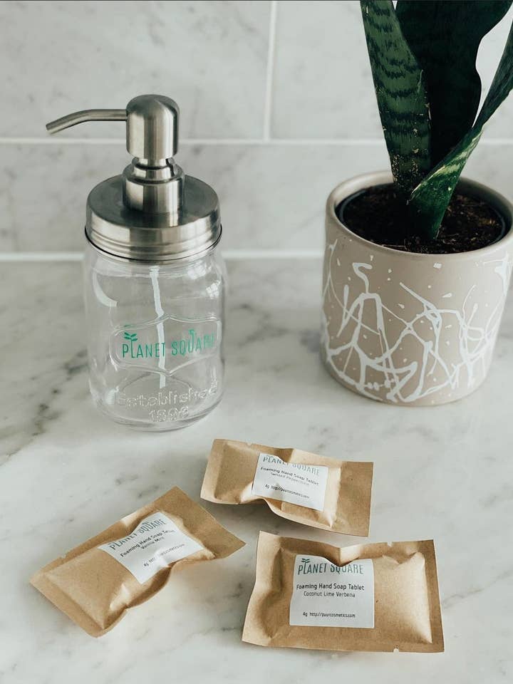 Startset schuimende handzeep (fles en 3 zeepzakjes) voor wholesale door Planet Square