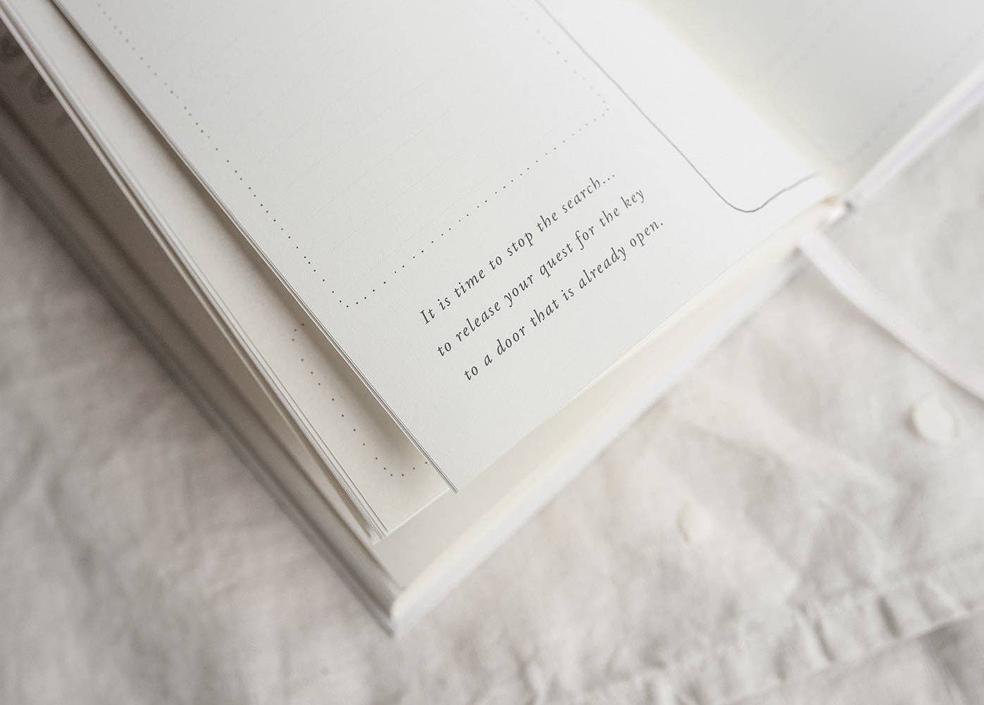 Musings from the Moon – wholesale Journal och dagbok – A Year of Coming Home – guidad dagbok för egenkärlek13