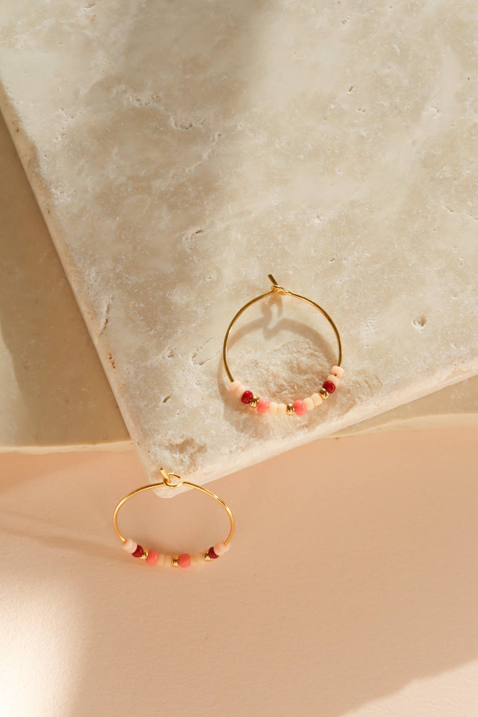 STUDIO LIV - Venta al por mayor Pendientes de aro - STUDIO LIV - Aros SIRI - Granate