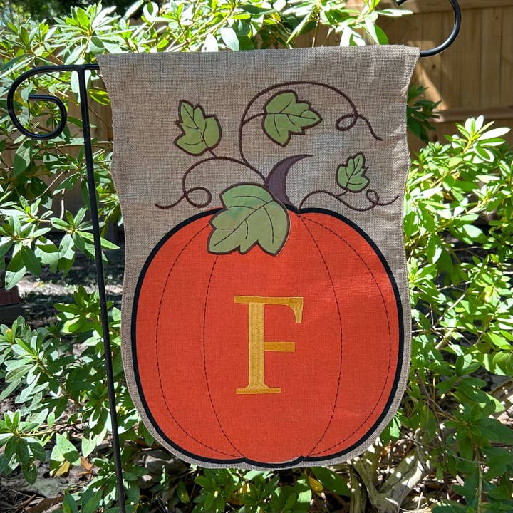 Kürbis-Monogramm Sackleinen, 2-seitige Gartenflagge, 12,7 x 45,7 cm für den Großhandel von JEC Home Goods Inc