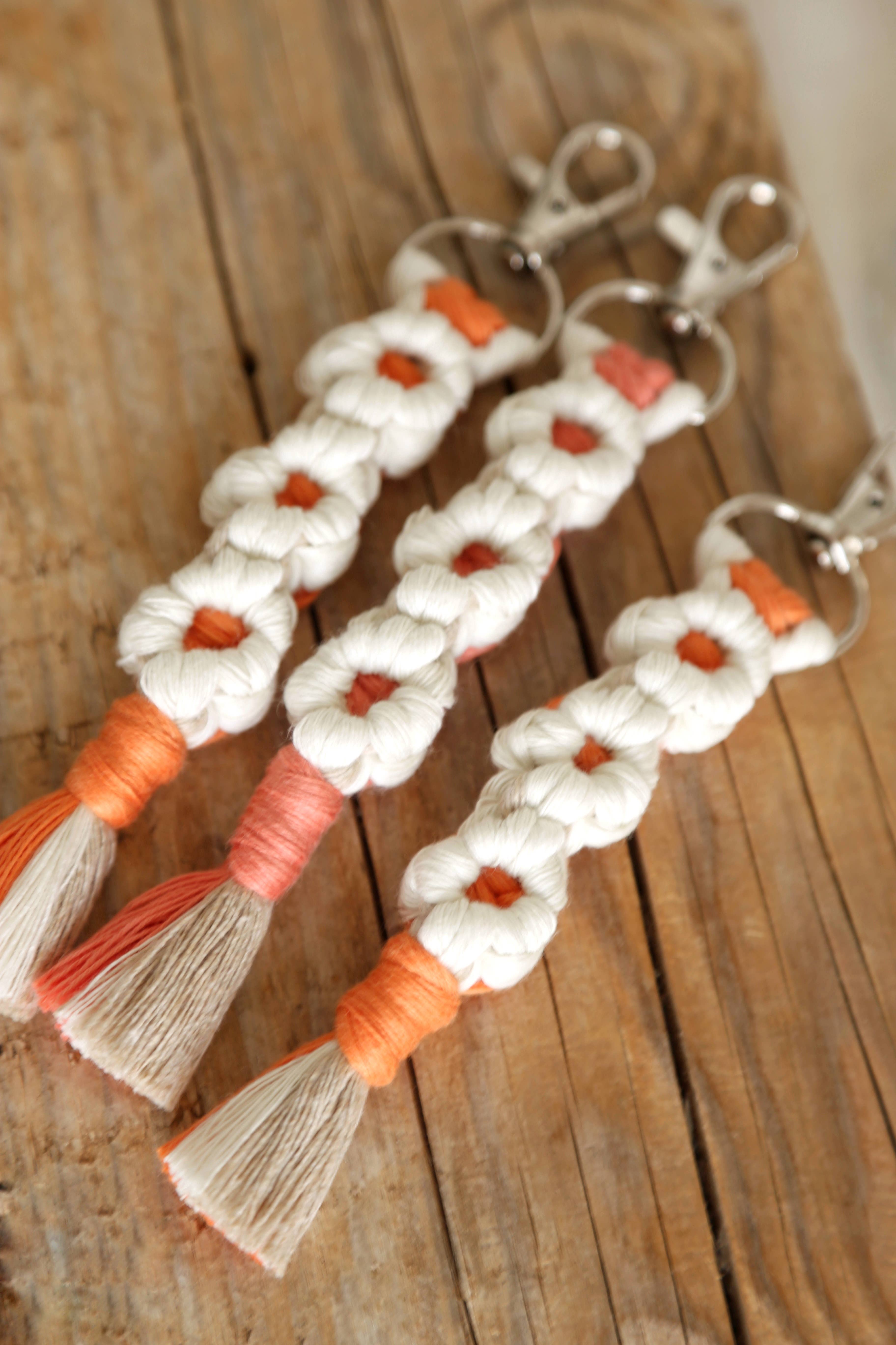 The Frenchie Knot - Wholesale Keychain - Women's - Macrame Daisy Keychain2