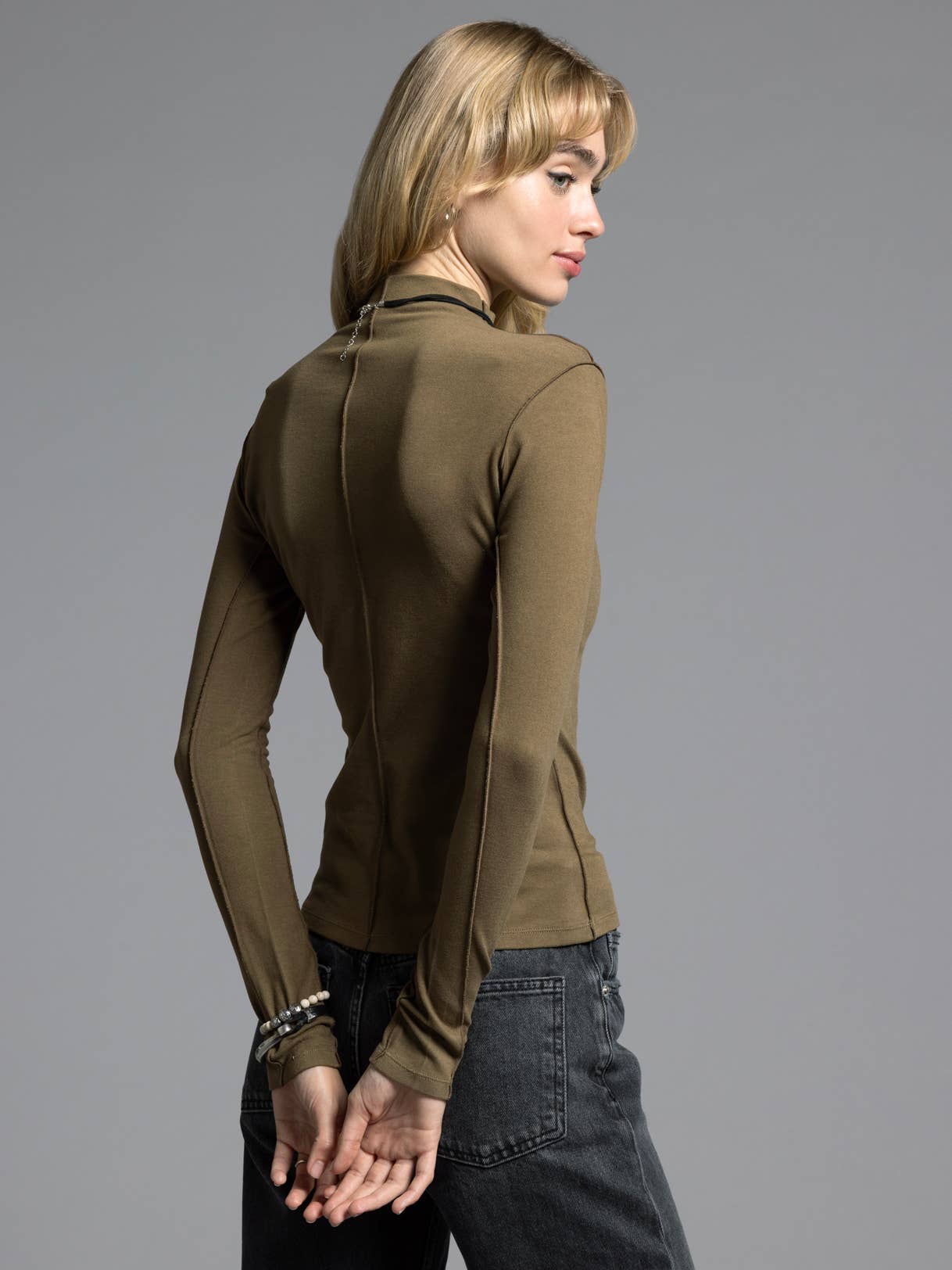 Weekend Los Angeles – Engroshandel Skjorte - Dame – Mock Neck Top - MARISOL LANGÆRMET2