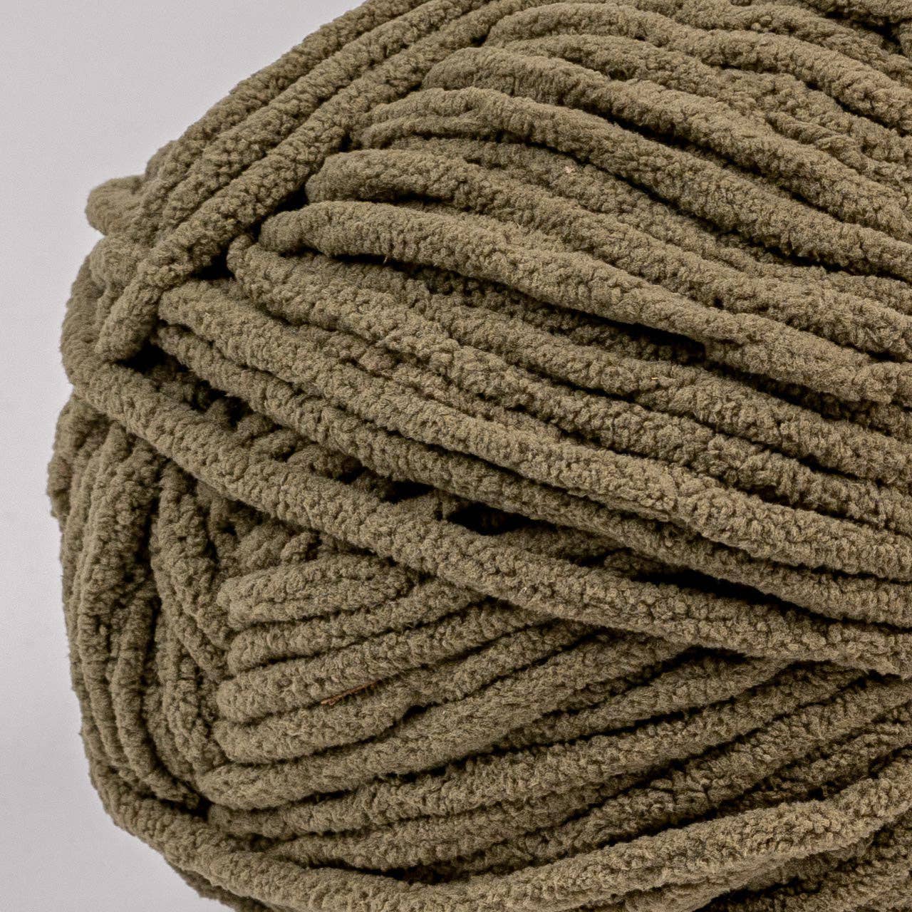 Crafted by Catherine - Wholesale Yarn - Blanket Yarn | 10.5oz/300g | Super Bulky #6 | Pack of 422