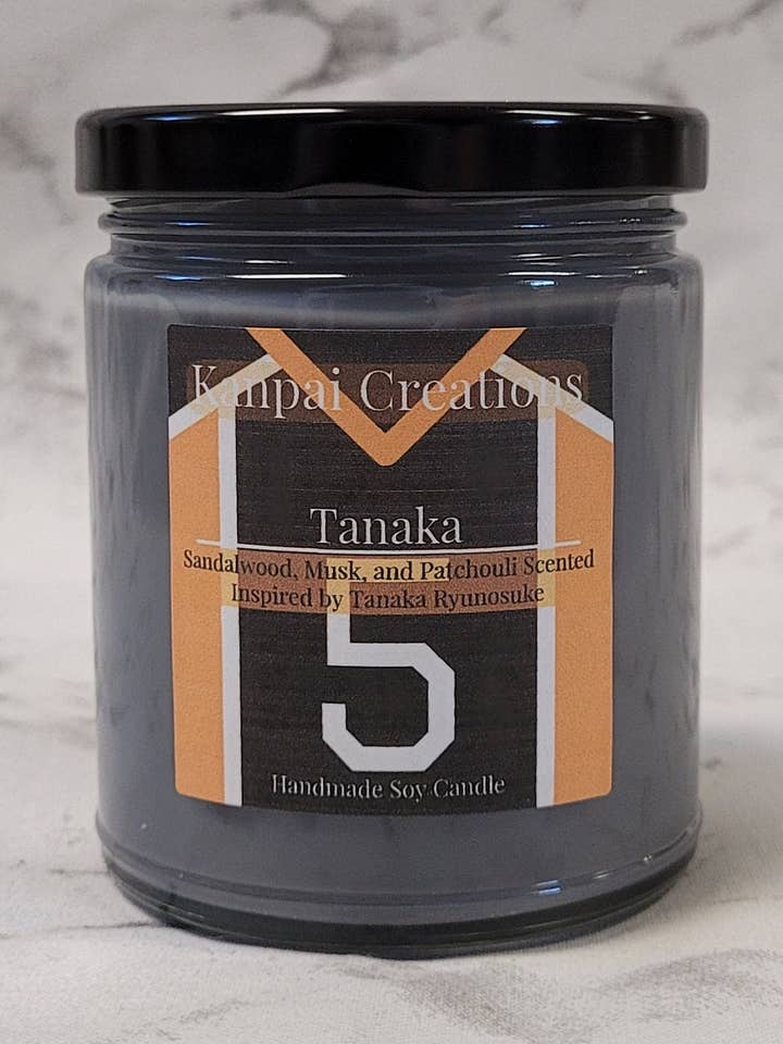 Bougie animée parfumée au tanaka, au bois de santal, au musc et au patchouli pour la vente par Kanpai Creations