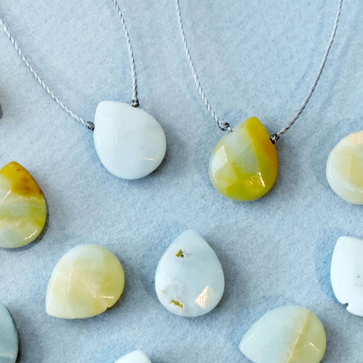 Amazonite Ädelsten & grå sladd halsband för wholesale av Hadley Richards Designs