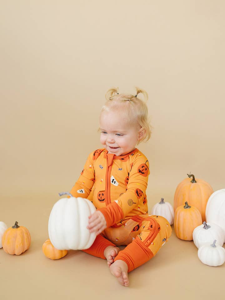 Piccole cerniere nella zucca di Jack O'Lantern per la vendita all'ingrosso da parte di Sunday Littles
