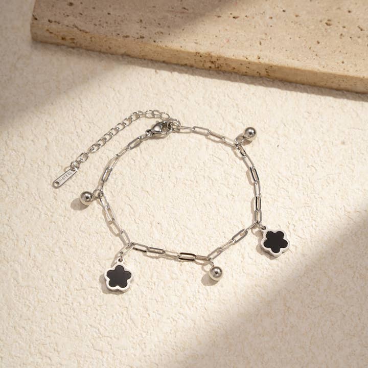 COSMOS - Wholesale Charm/Dangle Bracelet - Stainless steel clover charm bracelet
