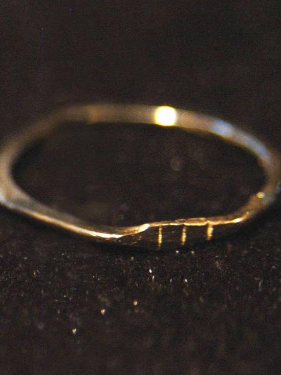 ANELLO SUPERIORE PIATTO per la vendita all'ingrosso da parte di Zahavah Jewelry