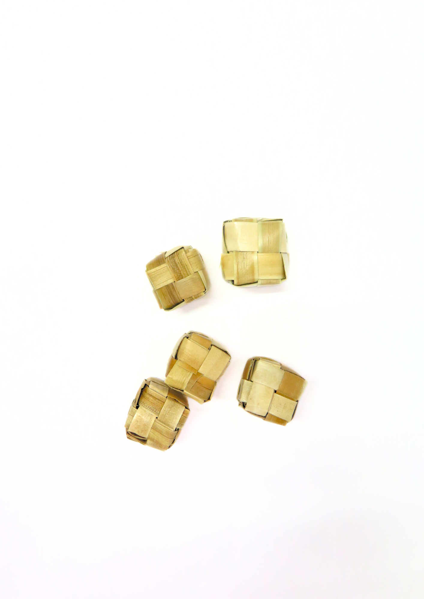 No Furries Delights – wholesale Pet toy – Not cat/dog – Palm Cubes (5pcs/pack)1