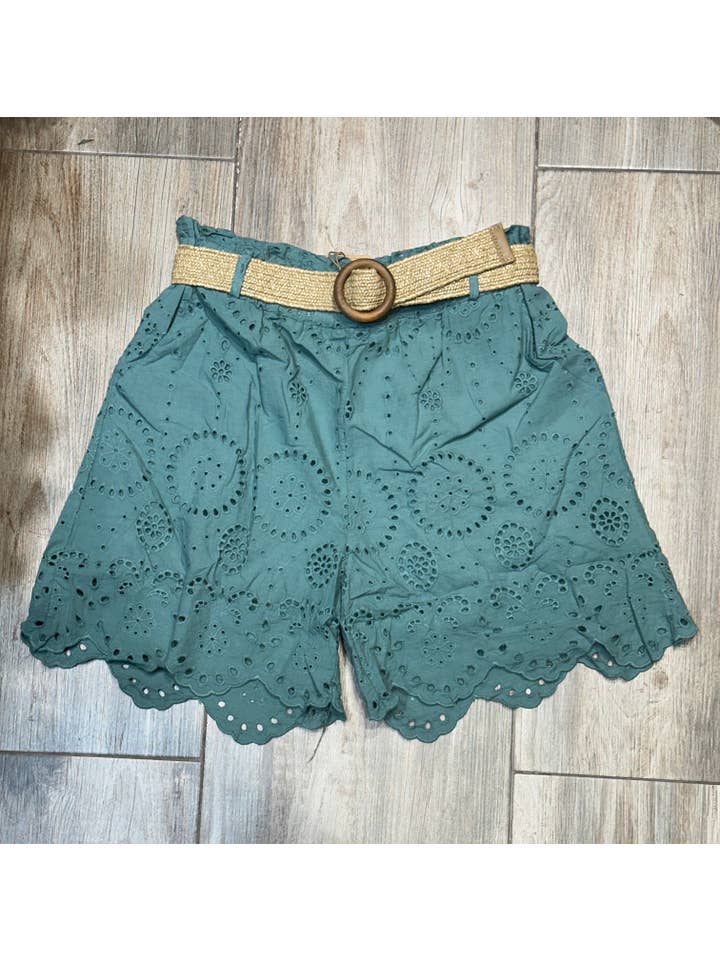 LÉA & LUC - Wholesale Shorts - Women's - Broderie anglaise shorts in 100% cotton REF. 250232