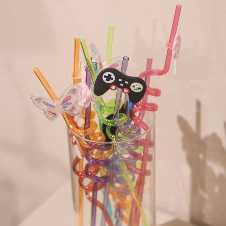 Straw "various designs" for wholesale by Bazaar Noir UG