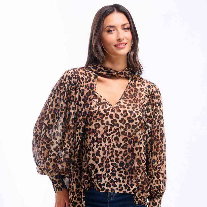 Blusa com Laço no Pescoço com Estampa de Leopardo por atacado de Needs No Label