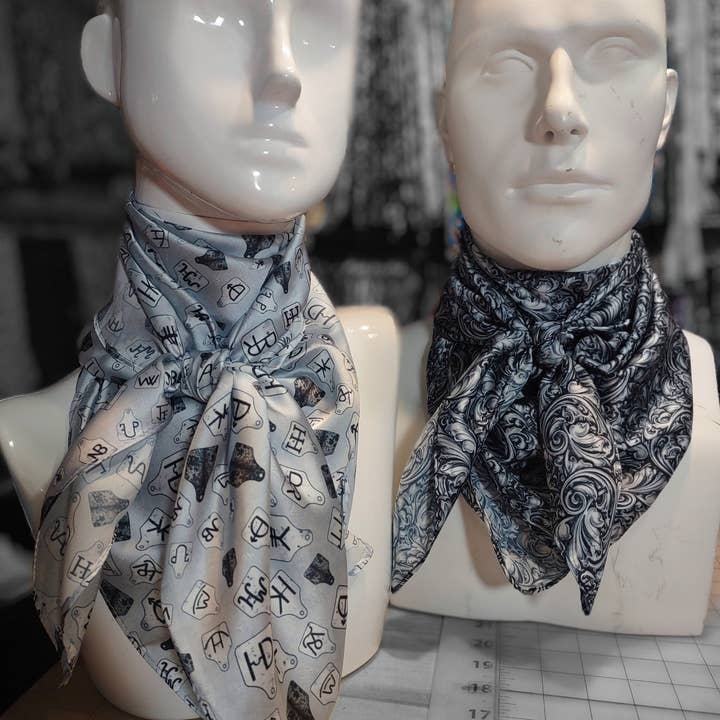 Double B Wild Rags - Venta al por mayor Bufanda - Mujer - Pañuelo de Cuello Vaquero Occidental con Estampado de Plata de Ley Grabada por Double B Wild Rags5