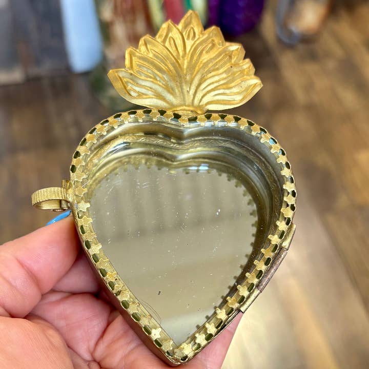 Love and Honor Jesus LLC - Wholesale Decorative Box - Glass Sacred Heart Boxes6