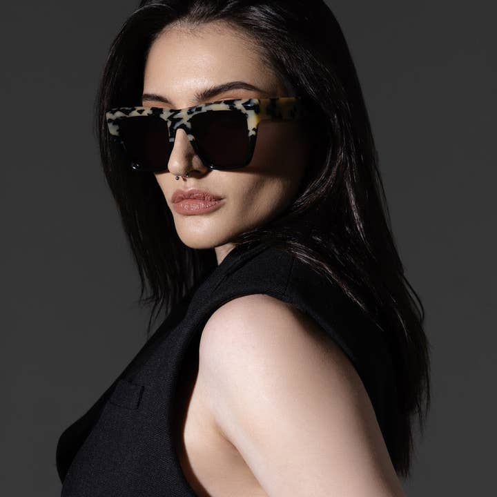 Saint Owen - Wholesale Sunglasses - Unisex - TRENDKILL Split Tortoise | Grey1