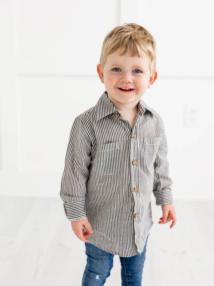 Camisas de niño con estampado de rayas grises para venta al por mayor de Yo Baby