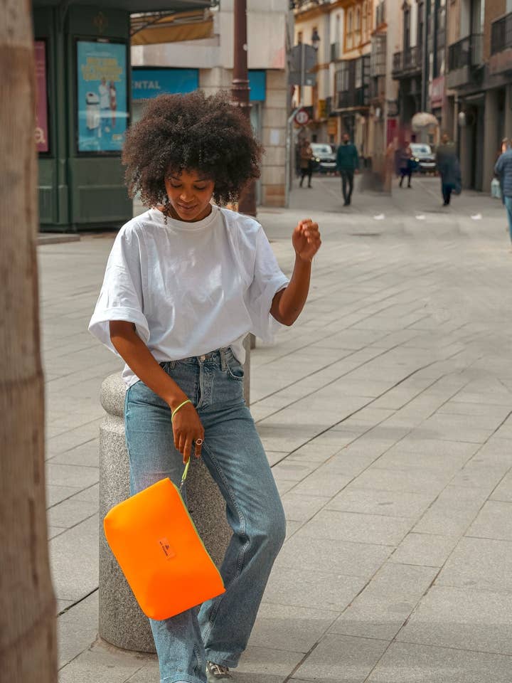 Sac à main en néoprène orange fluorescent pour la vente par My Wander Store