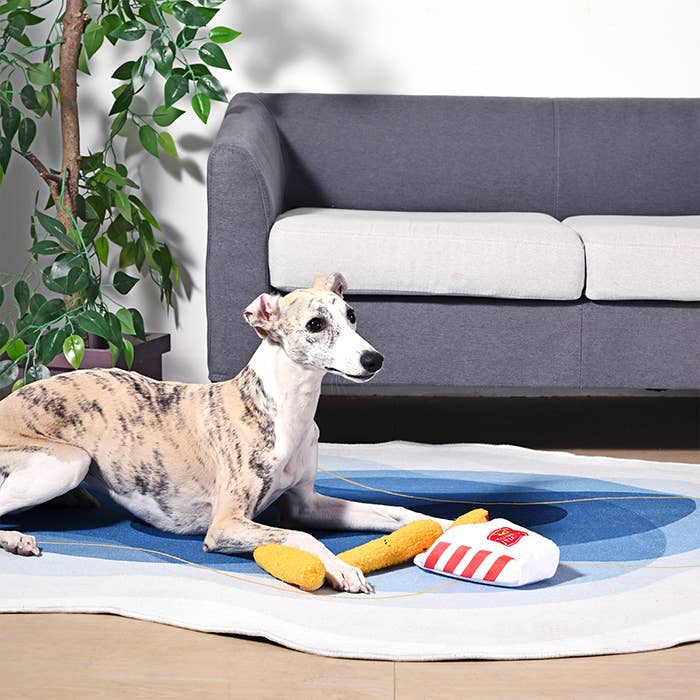 Hugsmart Products Inc - Venta al por mayor Peluche - Perros - HugSmart Pet - Fiesta de Comida | Palitos de Mozzarella4